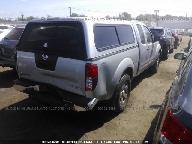 1N6AD0CW3BC426630 - 2011 NISSAN FRONTIER SV/PRO-4X SILVER photo 4