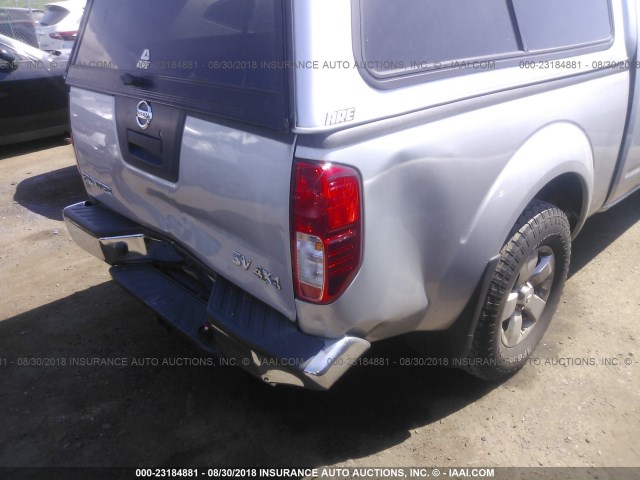 1N6AD0CW3BC426630 - 2011 NISSAN FRONTIER SV/PRO-4X SILVER photo 6