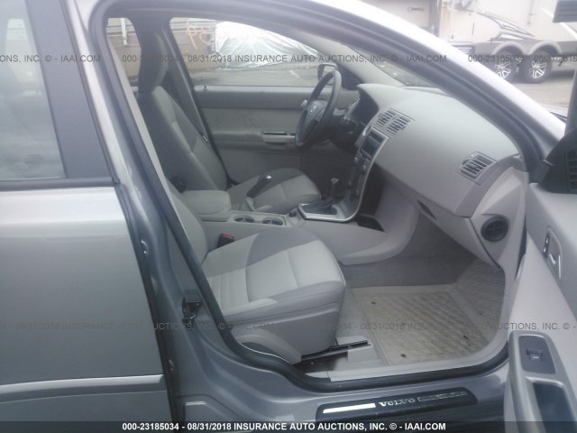 YV1MJ682X62168503 - 2006 VOLVO V50 T5 GRAY photo 5