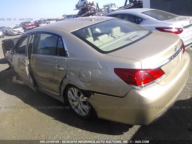 4T1BK3DB6BU409983 - 2011 TOYOTA AVALON LIMITED GOLD photo 3