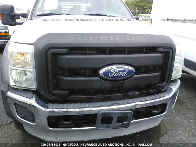 1FD0W4GT0BEC72085 - 2011 FORD F450 SUPER DUTY WHITE photo 6