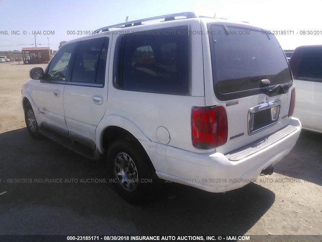 5LMRU27L6XLJ10060 - 1999 LINCOLN NAVIGATOR Ақ фото 3