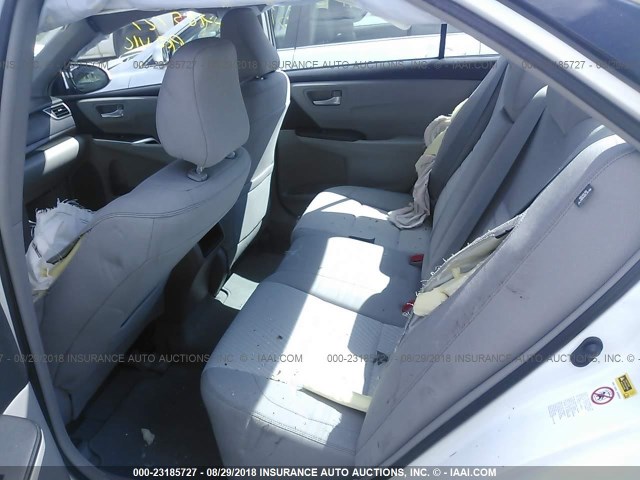 4T4BF1FK1FR497391 - 2015 TOYOTA CAMRY LE/XLE/SE/XSE 白色 照片 8