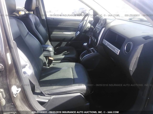 1C4NJCEA8GD619955 - 2016 JEEP COMPASS LATITUDE 灰色 照片 5