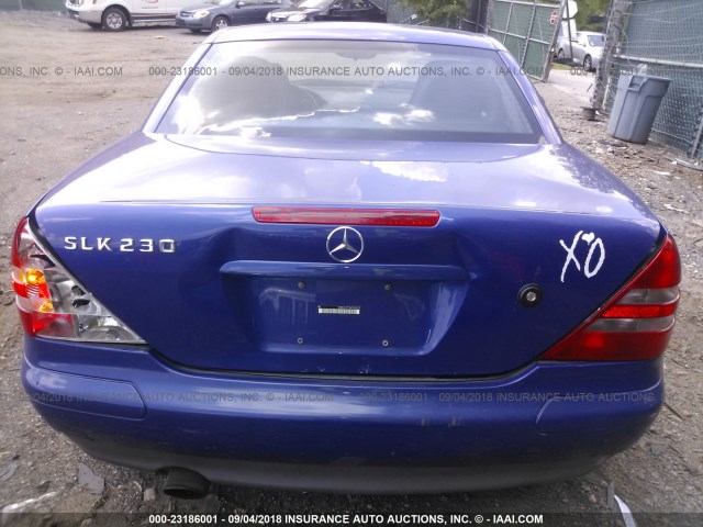 WDBKK47F3WF029775 - 1998 MERCEDES-BENZ SLK 230 KOMPRESSOR BLUE photo 8