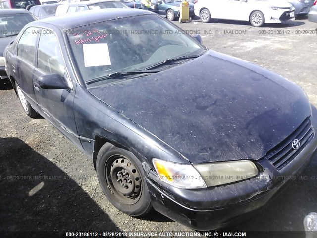 JT2BG22K0W0131672 - 1998 TOYOTA CAMRY CE/LE/XLE 黑色 照片 1