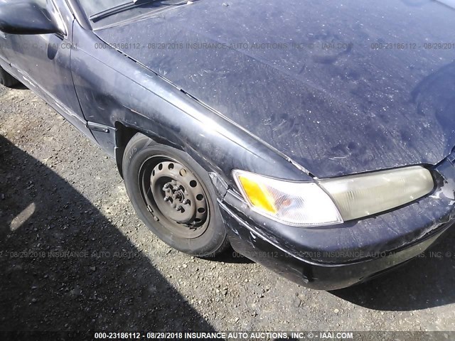 JT2BG22K0W0131672 - 1998 TOYOTA CAMRY CE/LE/XLE 黑色 照片 6