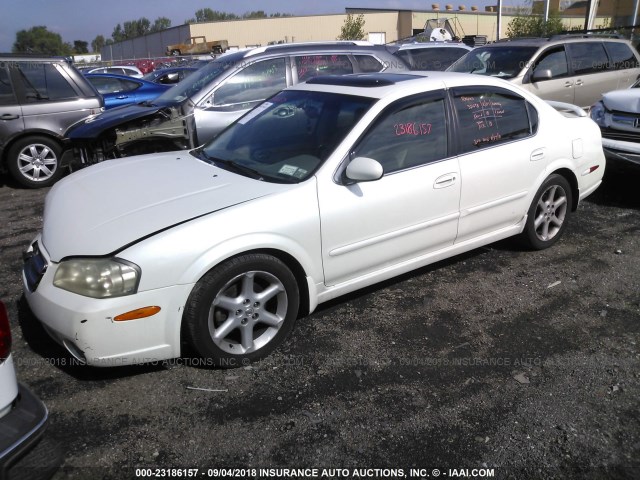 JN1DA31A82T317374 - 2002 NISSAN MAXIMA GLE/SE WHITE photo 2