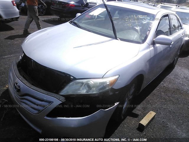 4T4BF3EK1AR075854 - 2010 TOYOTA CAMRY SE/LE/XLE 银色 照片 2