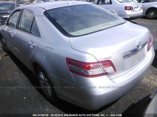 4T4BF3EK1AR075854 - 2010 TOYOTA CAMRY SE/LE/XLE 银色 照片 3