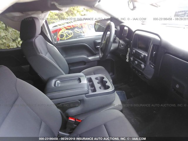 1GCVKREC9EZ286179 - 2014 CHEVROLET SILVERADO K1500 LT ნაცრისფერი ფოტო 5