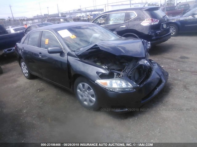 4T1BF3EK2BU747089 - 2011 TOYOTA CAMRY SE/LE/XLE GRAY photo 1