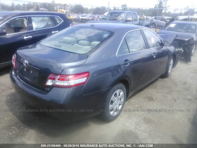 4T1BF3EK2BU747089 - 2011 TOYOTA CAMRY SE/LE/XLE GRAY photo 4