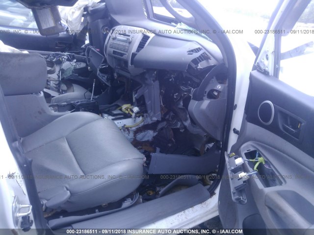 3TMJU62N09M071195 - 2009 TOYOTA TACOMA DOUBLE CAB PRERUNNER WHITE photo 5