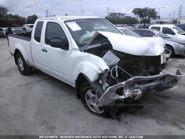 1N6AD06W66C449837 - 2006 NISSAN FRONTIER KING CAB LE/SE/OFF ROAD WHITE photo 1