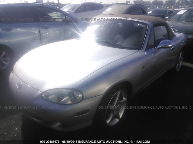 JM1NB353820230196 - 2002 MAZDA MX-5 MIATA LS SILVER photo 2