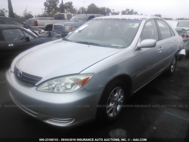 4T1BF32KX4U580326 - 2004 TOYOTA CAMRY LE/XLE/SE 银色 照片 2