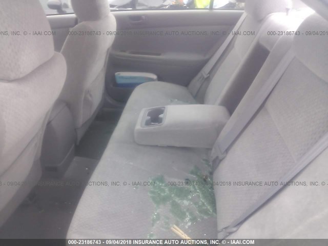 4T1BF32KX4U580326 - 2004 TOYOTA CAMRY LE/XLE/SE 银色 照片 8