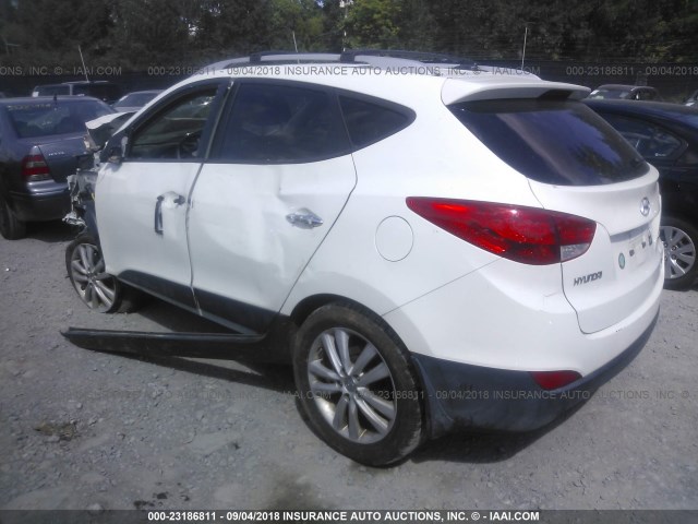 KM8JUCAC5DU607587 - 2013 HYUNDAI TUCSON GLS/LIMITED WHITE photo 3