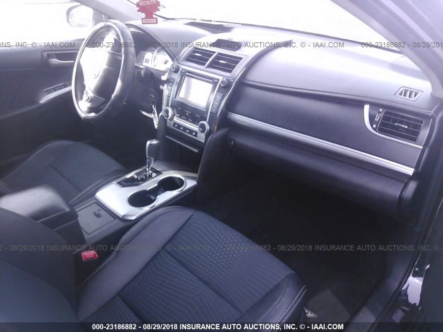 4T1BF1FK1DU212910 - 2013 TOYOTA CAMRY L/SE/LE/XLE Qara foto 5