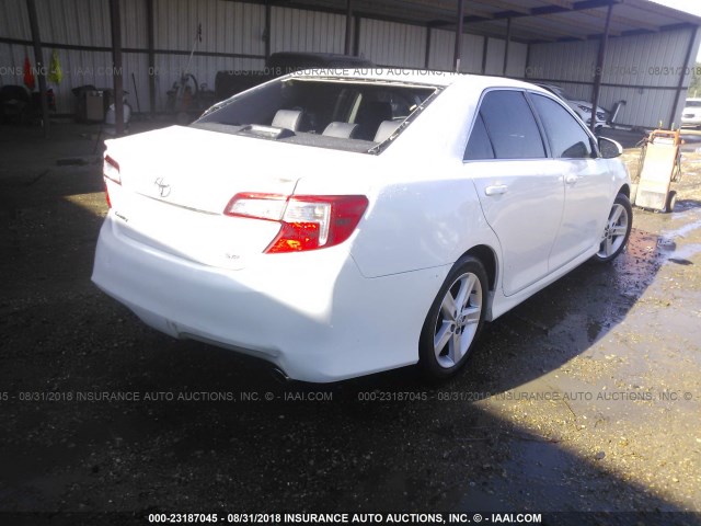 4T1BF1FK4DU640390 - 2013 TOYOTA CAMRY L/SE/LE/XLE თეთრი ფოტო 4