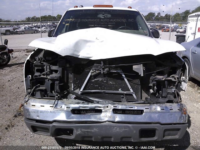 1GCJK33244F230494 - 2004 CHEVROLET SILVERADO K3500 WHITE photo 8