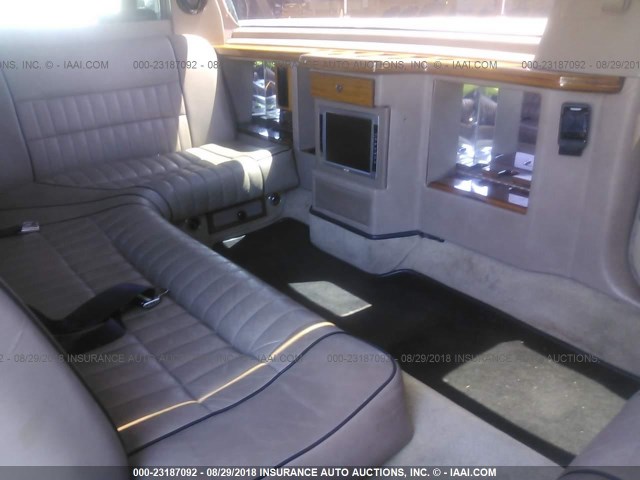 1LNLM81W0RY652694 - 1994 LINCOLN TOWN CAR EXECUTIVE MAROON photo 8