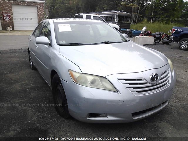 4T1BE46K27U188402 - 2007 TOYOTA CAMRY NEW GENERAT CE/LE/XLE/SE SILVER photo 1
