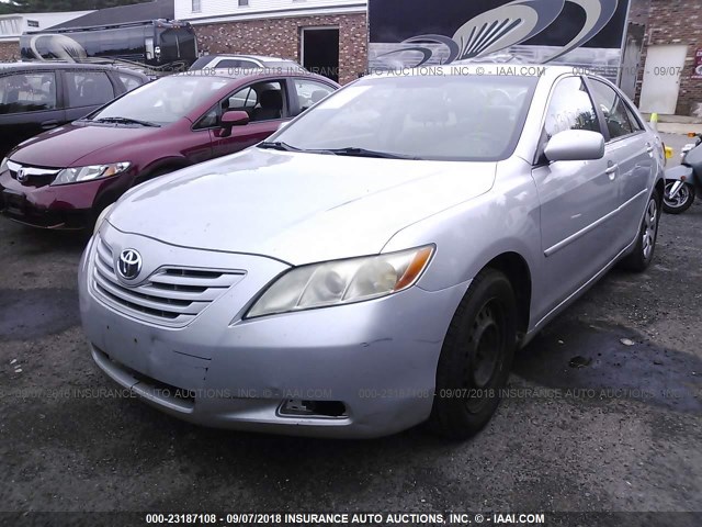 4T1BE46K27U188402 - 2007 TOYOTA CAMRY NEW GENERAT CE/LE/XLE/SE SILVER photo 2
