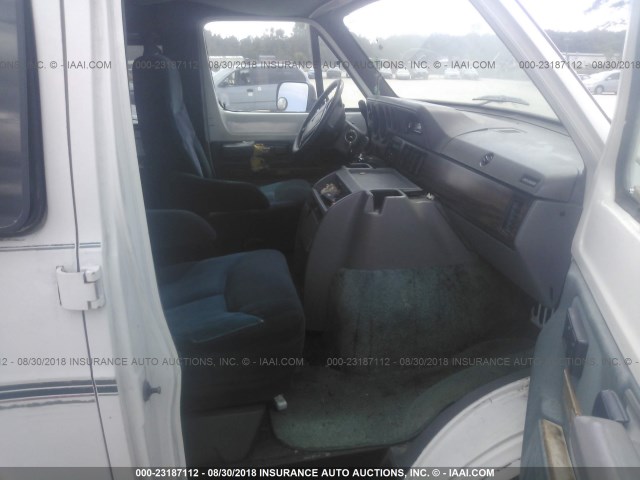 2B6HB21Y9TK100358 - 1996 DODGE RAM VAN B2500 WHITE photo 5