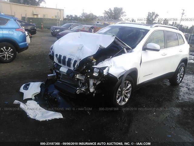 1C4PJMLB0KD118576 - 2019 JEEP CHEROKEE LATITUDE PLUS WHITE photo 2