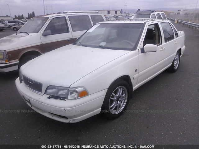 YV1LS56D5Y2651939 - 2000 VOLVO S70 GLT/SE WHITE photo 2