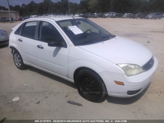 1FAFP34N27W226504 - 2007 FORD FOCUS ZX4/S/SE/SES WHITE photo 1