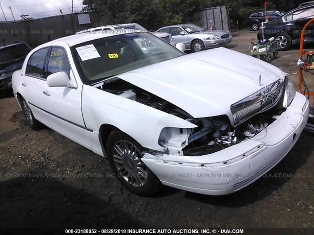 1LNHM82W47Y623183 - 2007 LINCOLN TOWN CAR SIGNATURE LIMITED WHITE photo 1