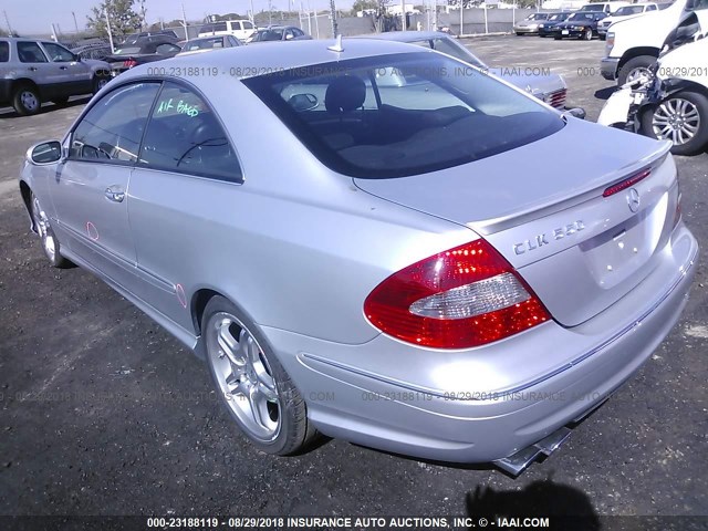 WDBTJ72H68F248363 - 2008 MERCEDES-BENZ CLK 550 SILVER photo 3