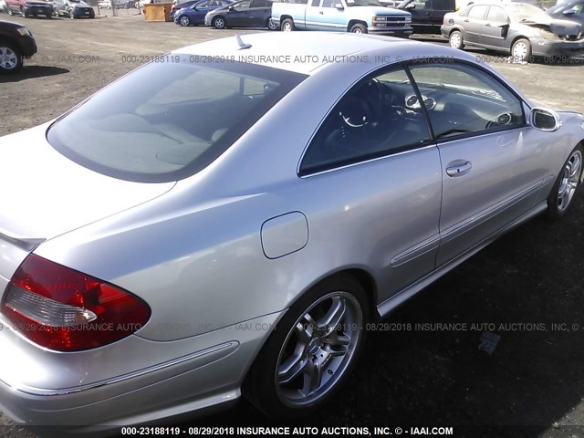 WDBTJ72H68F248363 - 2008 MERCEDES-BENZ CLK 550 SILVER photo 4