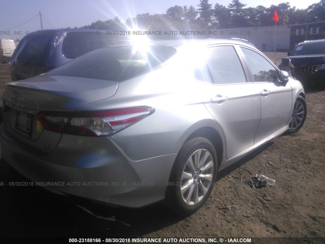 JTNB11HK2J3026984 - 2018 TOYOTA CAMRY L/LE/XLE/SE/XSE SILVER photo 4