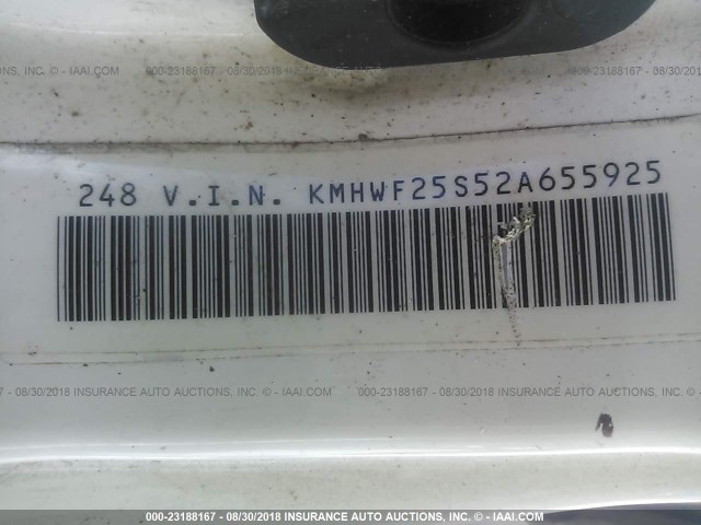 KMHWF25S52A655925 - 2002 HYUNDAI SONATA GL WHITE photo 9