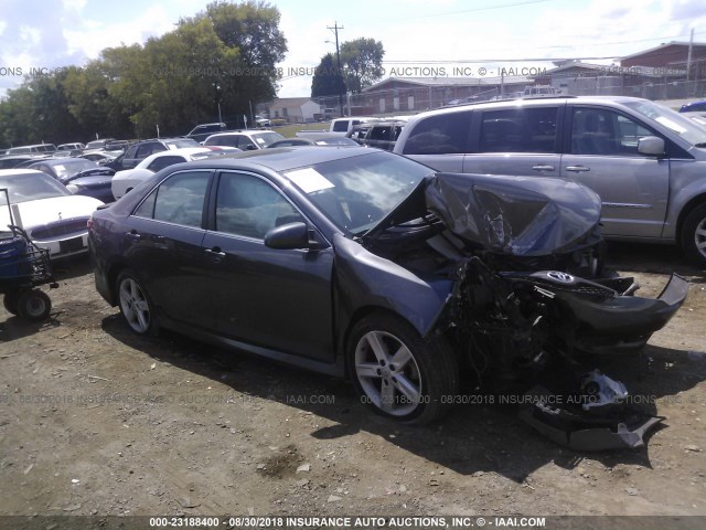 4T1BF1FK8CU157130 - 2012 TOYOTA CAMRY SE/LE/XLE 灰色 照片 1