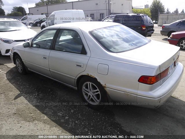 4T1BF22K7YU114076 - 2000 TOYOTA CAMRY LE/XLE SILVER photo 3