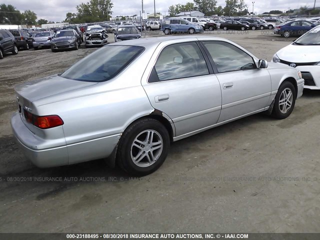 4T1BF22K7YU114076 - 2000 TOYOTA CAMRY LE/XLE SILVER photo 4