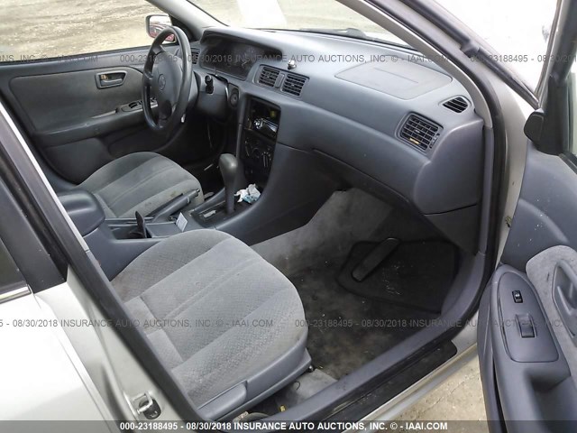 4T1BF22K7YU114076 - 2000 TOYOTA CAMRY LE/XLE SILVER photo 5