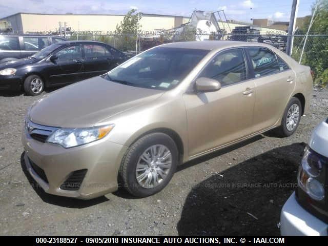 4T1BF1FKXCU004751 - 2012 TOYOTA CAMRY SE/LE/XLE თაფლისფერი ფოტო 2