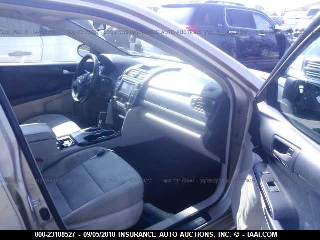 4T1BF1FKXCU004751 - 2012 TOYOTA CAMRY SE/LE/XLE თაფლისფერი ფოტო 5