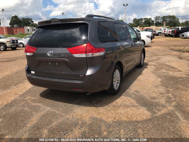 5TDYK3DC8CS272090 - 2012 TOYOTA SIENNA XLE/LIMITED GRAY photo 4