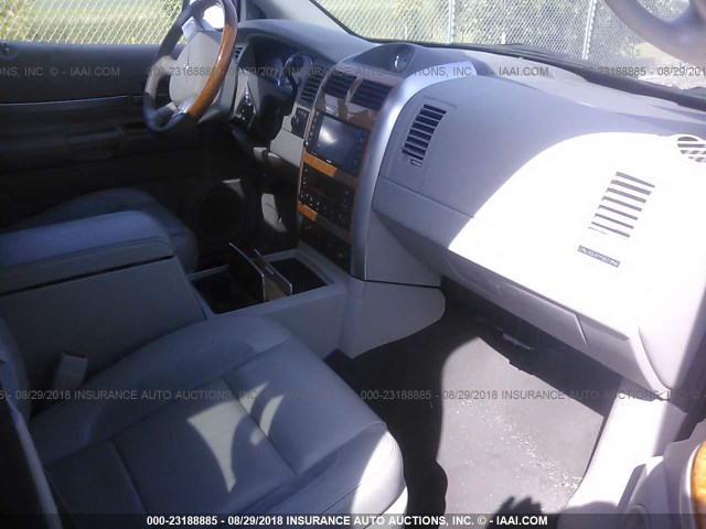 1A8HW58228F122140 - 2008 CHRYSLER ASPEN LIMITED BLACK photo 5