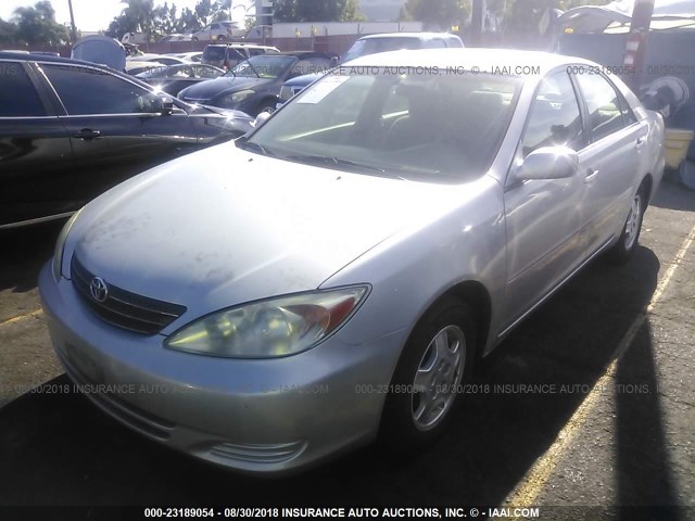 4T1BF32K33U048981 - 2003 TOYOTA CAMRY LE/XLE/SE Gümüş foto 2