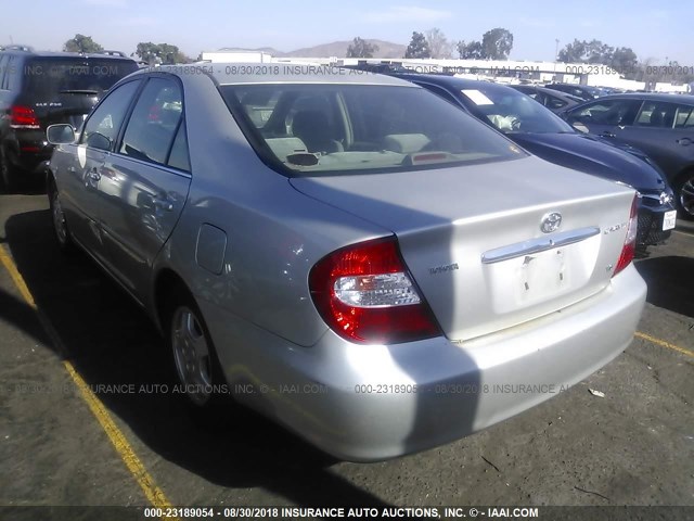 4T1BF32K33U048981 - 2003 TOYOTA CAMRY LE/XLE/SE Gümüş foto 3
