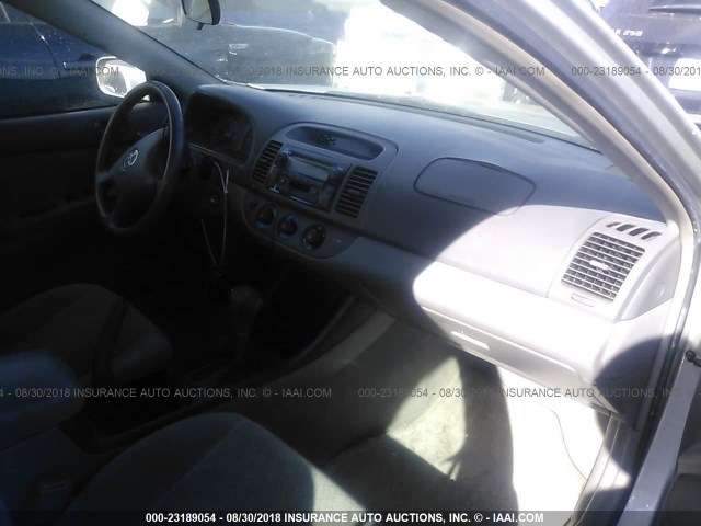 4T1BF32K33U048981 - 2003 TOYOTA CAMRY LE/XLE/SE Gümüş foto 5