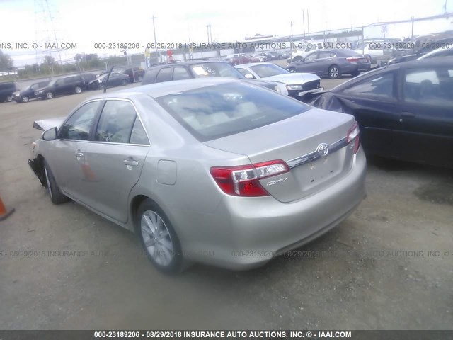 4T4BF1FK9ER346054 - 2014 TOYOTA CAMRY L/SE/LE/XLE 棕色 照片 3